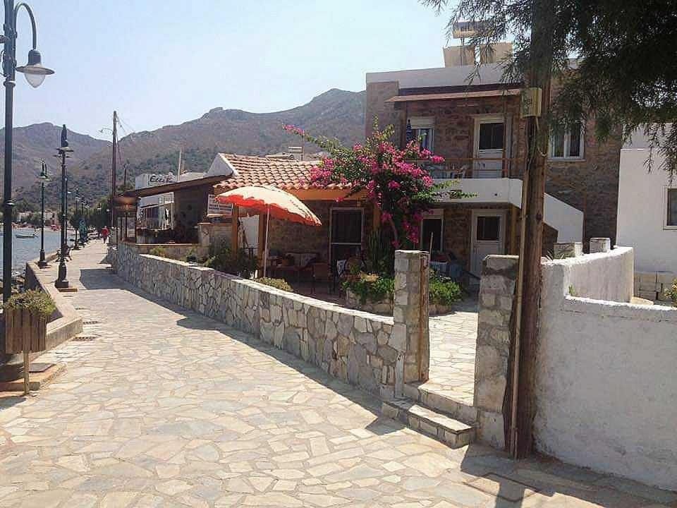 Spiros Apartments Livadia  Екстер'єр фото