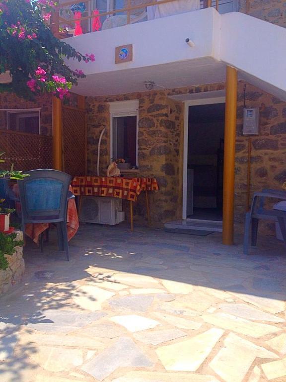 Spiros Apartments Livadia  Екстер'єр фото