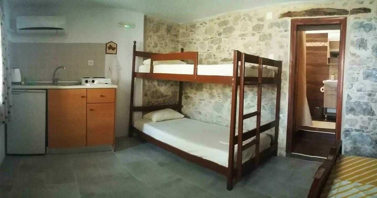 Spiros Apartments Livadia  Екстер'єр фото